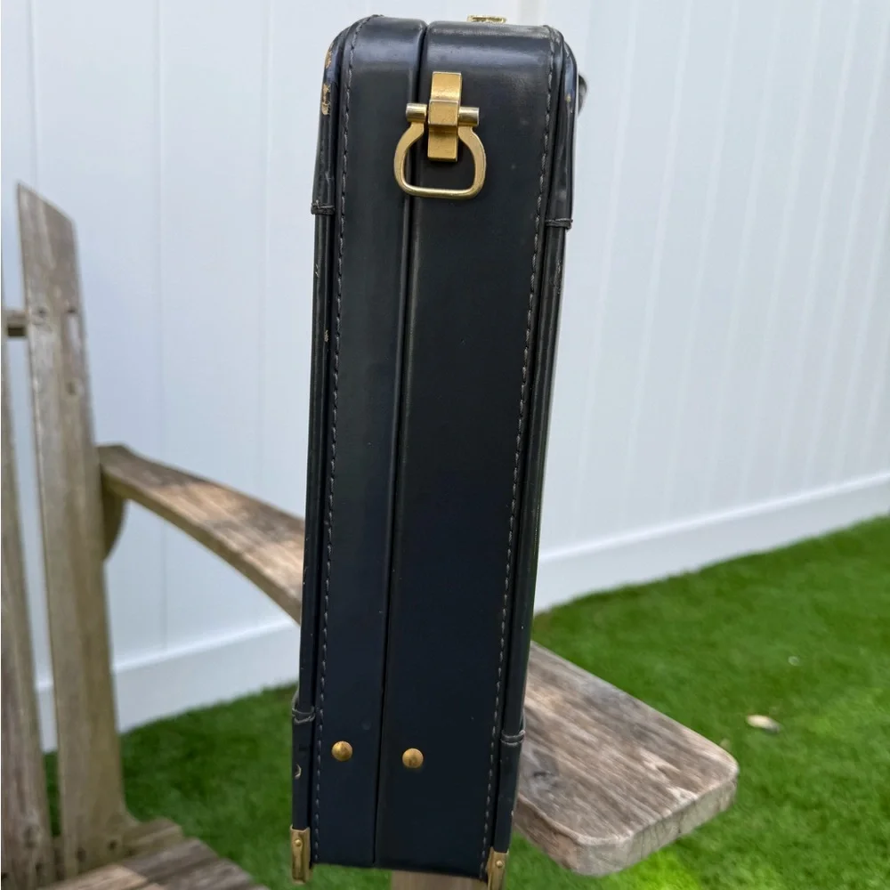 Vintage Winn International Leather Briefcase Gray RARE COLOR Gold Details 1980’s